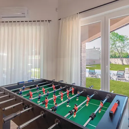 Holiday home Cozy In With Outdoor Swimming Pool