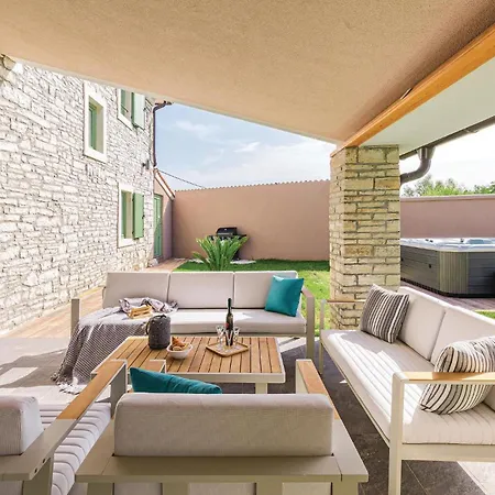 Holiday home Cozy In With Outdoor Swimming Pool Sajini