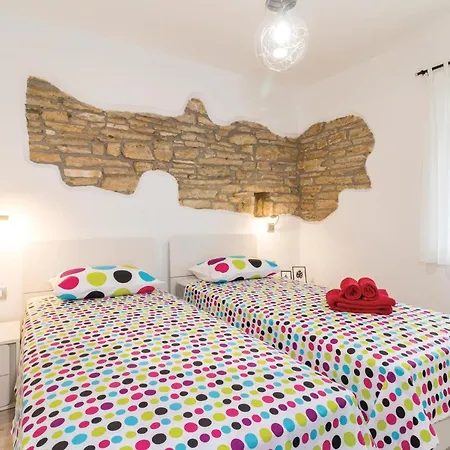 Holiday home Cozy In With Outdoor Swimming Pool